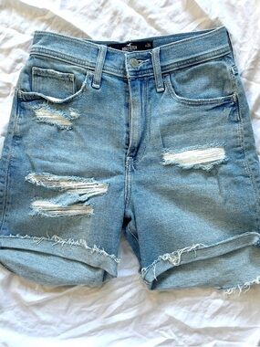 🩵Hollister // High Rise Dad Shorts🩵